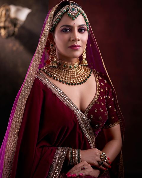 Aiswarya dutta hot grand lehenga photoshoot getting viral