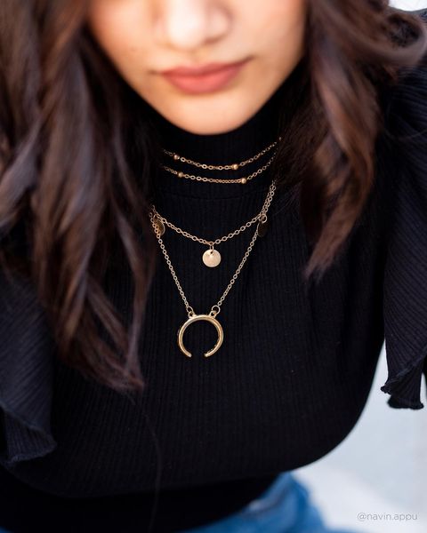 Losliya hot photos in tight modern dress recent pics