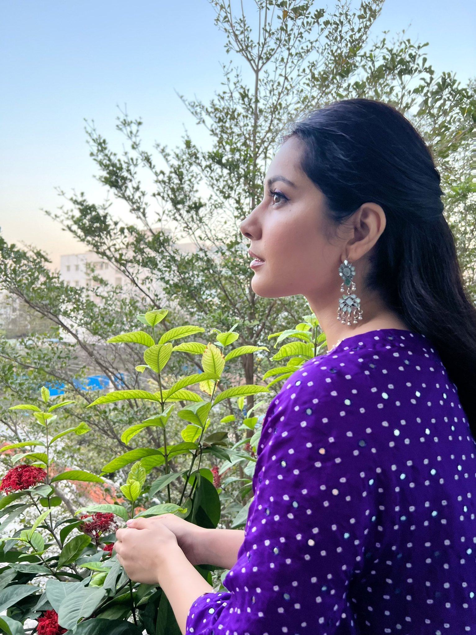 Rashi khanna hot single side sleeveless purple colour dress