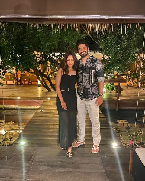 Reba monica john hot vacation with her husband photos getting viral