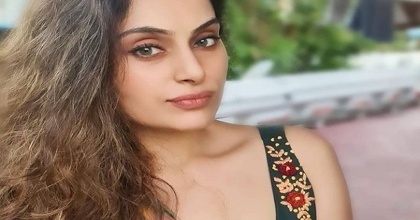 Shrutika arjun hot photos in modern crop top and skirt