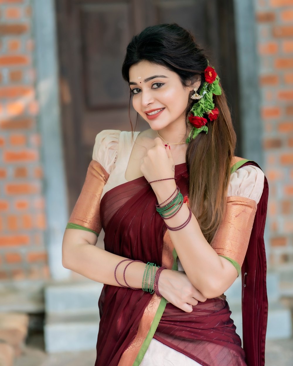 Dharsha gupta hot video in glamour blouse and transparent saree