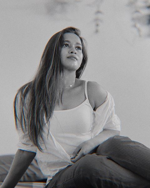 Kavya arivumani hot instagram photos getting likes and shares