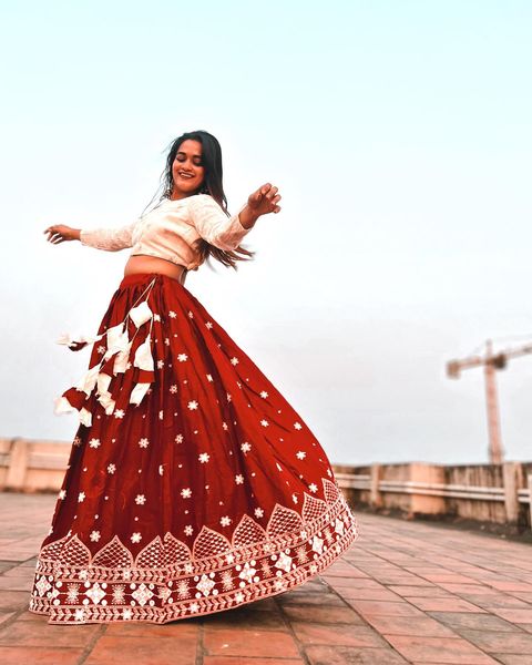 Kavya arivumani hot instagram photos getting likes and shares