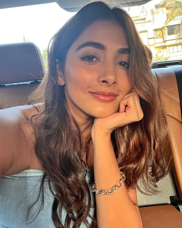 Pooja hegde hot in green tight fit dress photoshoot getting trending