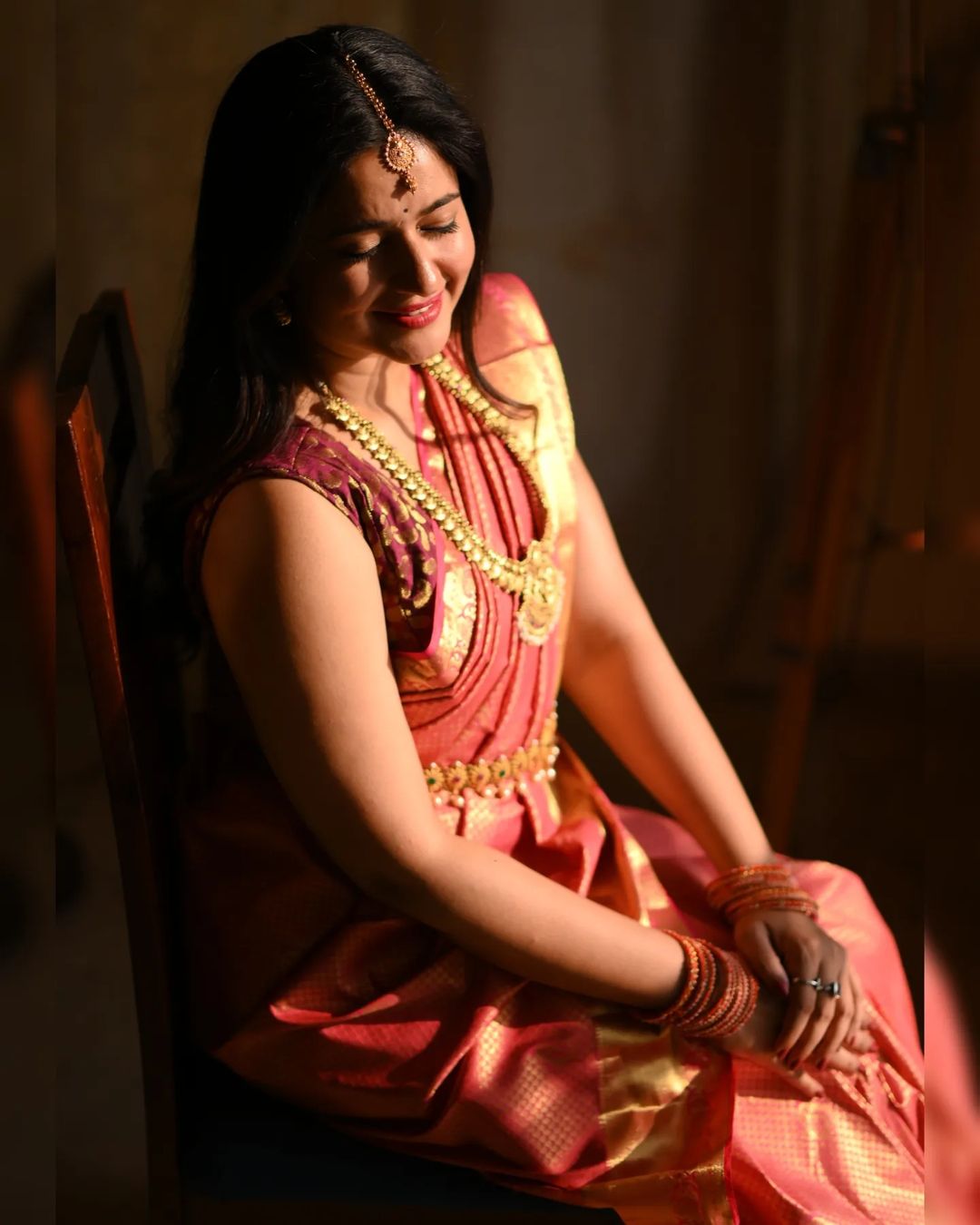 Poonam bajwa hot traditional outlook in saree and jewels