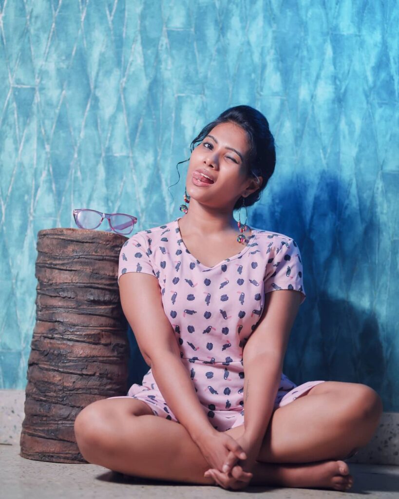 Divya duraisamy latest selfie photo in glamour top and casual look