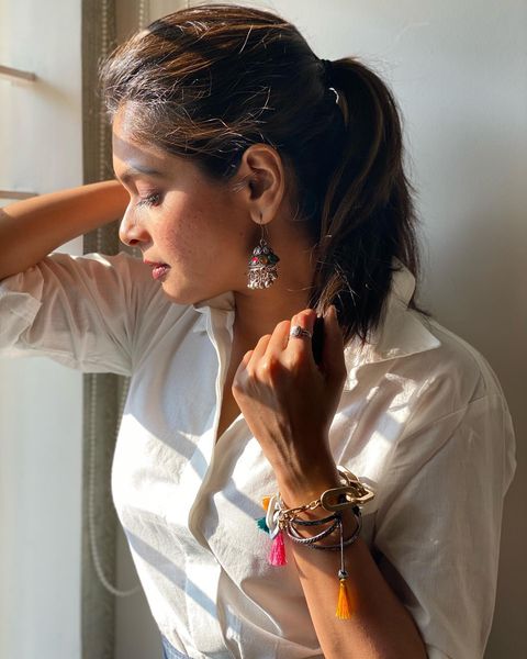 Kiki vijay a keerthi shanthanu white shirt modern look impresses fans