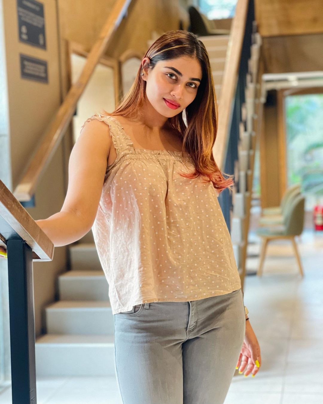 Shivani narayanan hot pics in short top and jean tamil actress kollywood