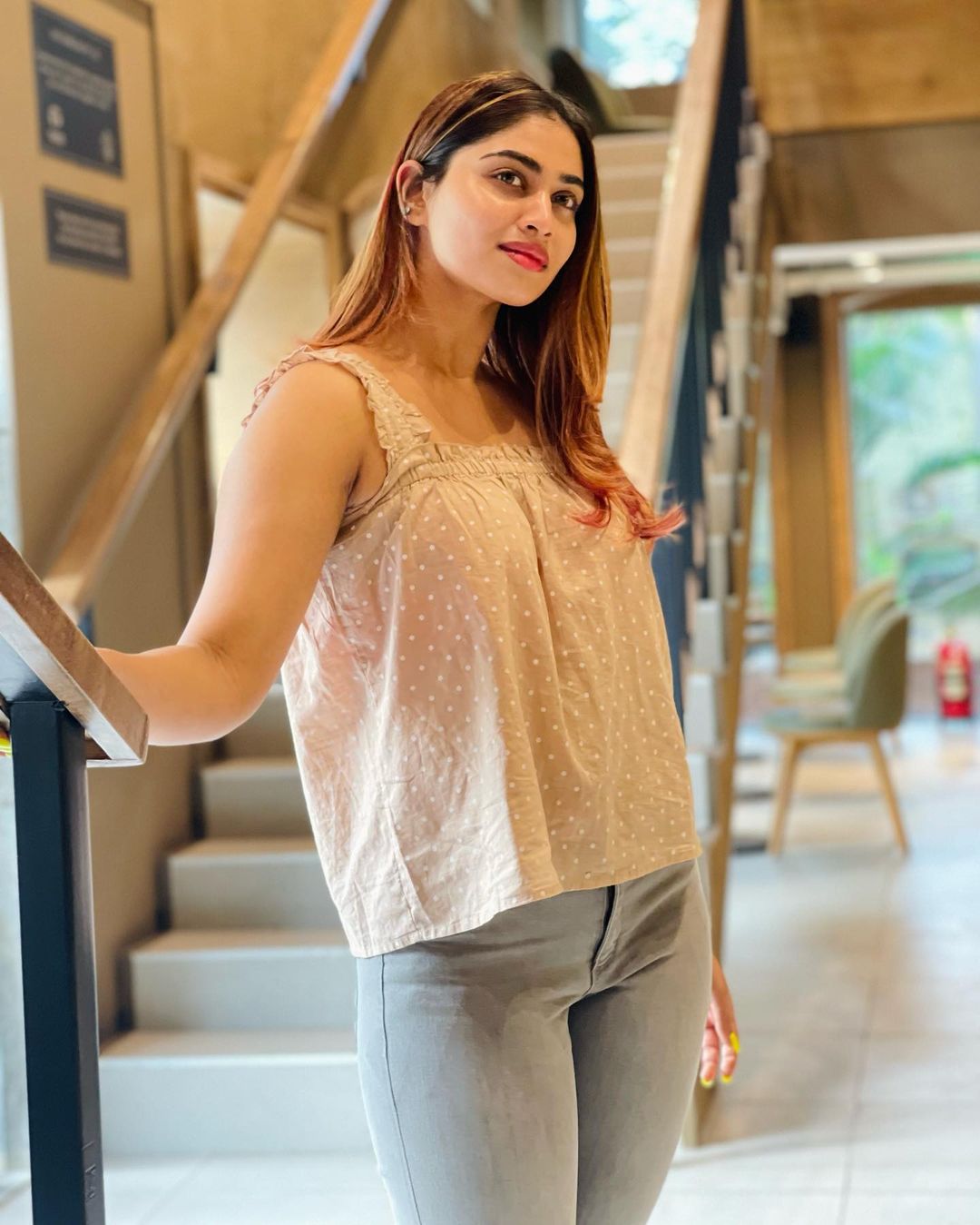 Shivani narayanan hot pics in short top and jean tamil actress kollywood