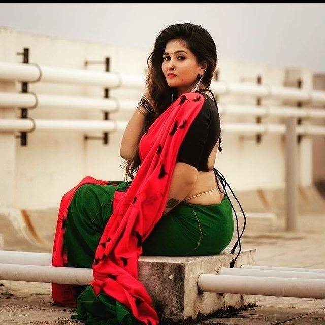 Archana mariappan hot reels video posted on instagram