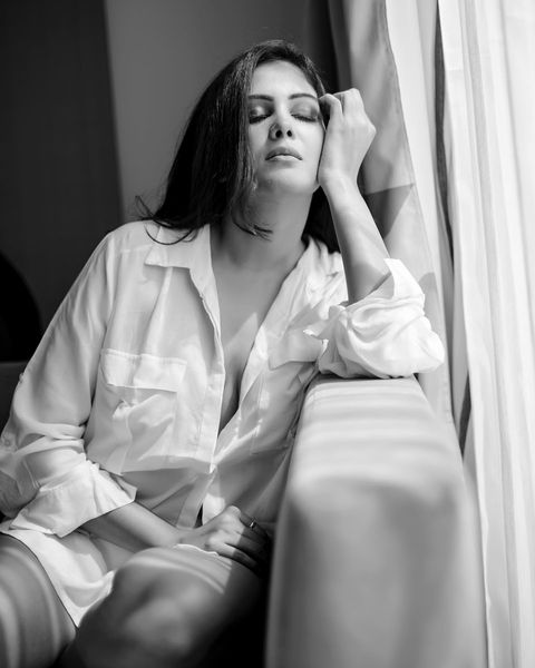 Chandini tamilarasan hot photoshoot without saree pics jerks fans