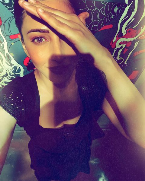Shruthi haasan hot latest selfie photos viral
