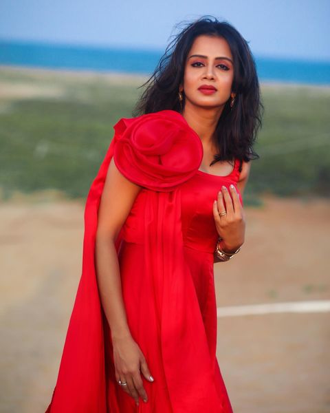 Vj anjana rangan hot red modern gown photoshoot stills