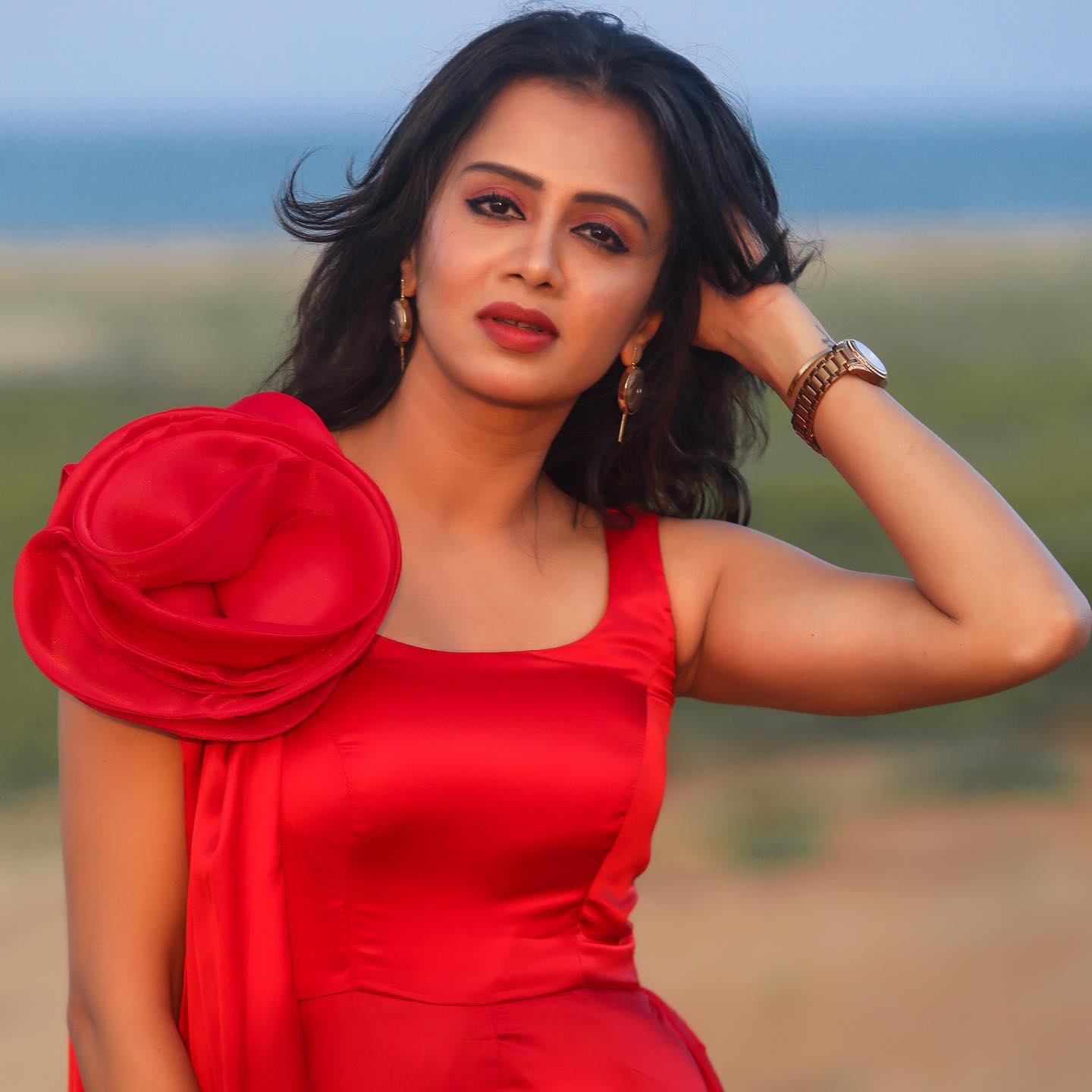 chiyaan vikram celebrated birthday for vj anjana on cobra audio launch