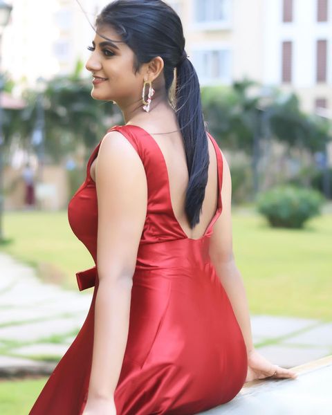 Gabriella charlton hot red gown for vijay awards photoshoot getting viral on social media