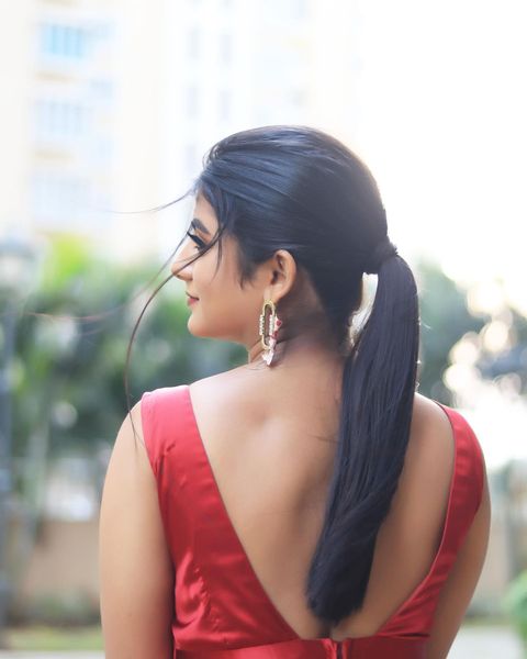 Gabriella charlton hot red gown for vijay awards photoshoot getting viral on social media