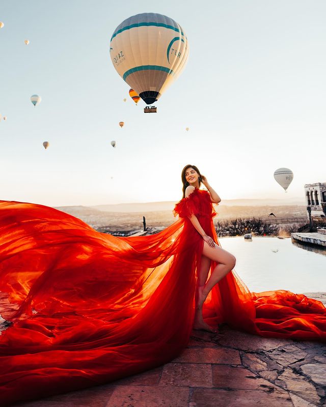 Pattas film fame actress mehreen hot photos viral