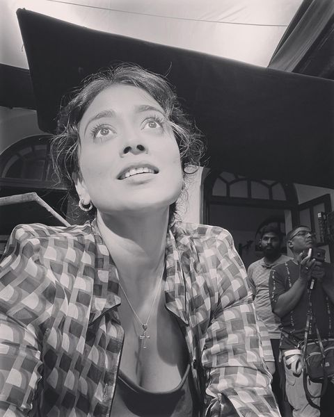 Shriya saran hot photos and video getting viral from music school shooting spot