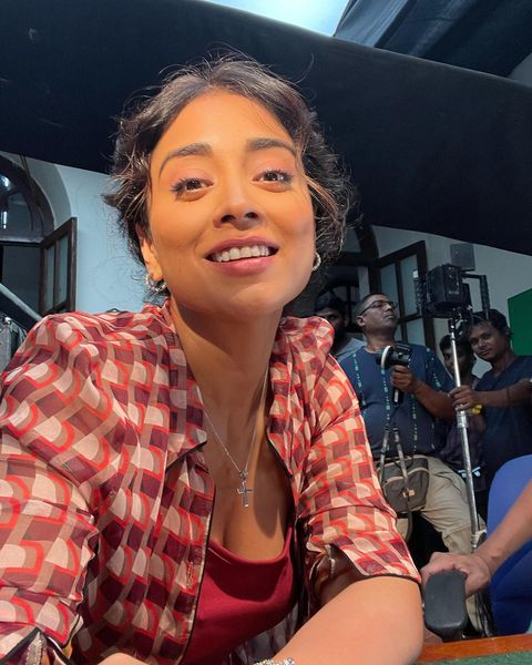 Shriya saran hot photos and video getting viral from music school shooting spot