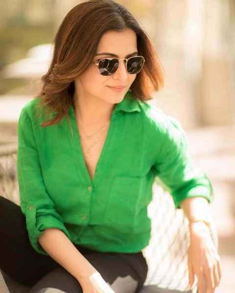 Vj divyadharshini dd walk with walking stick to legend audio launch