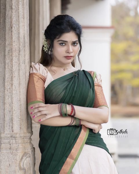 Dharsha gupta hot in half saree complete traditional impressing her followers