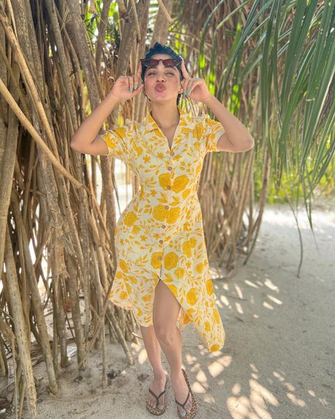 Divyabharathi hot photos taken in maldives vacation trip posted on social media