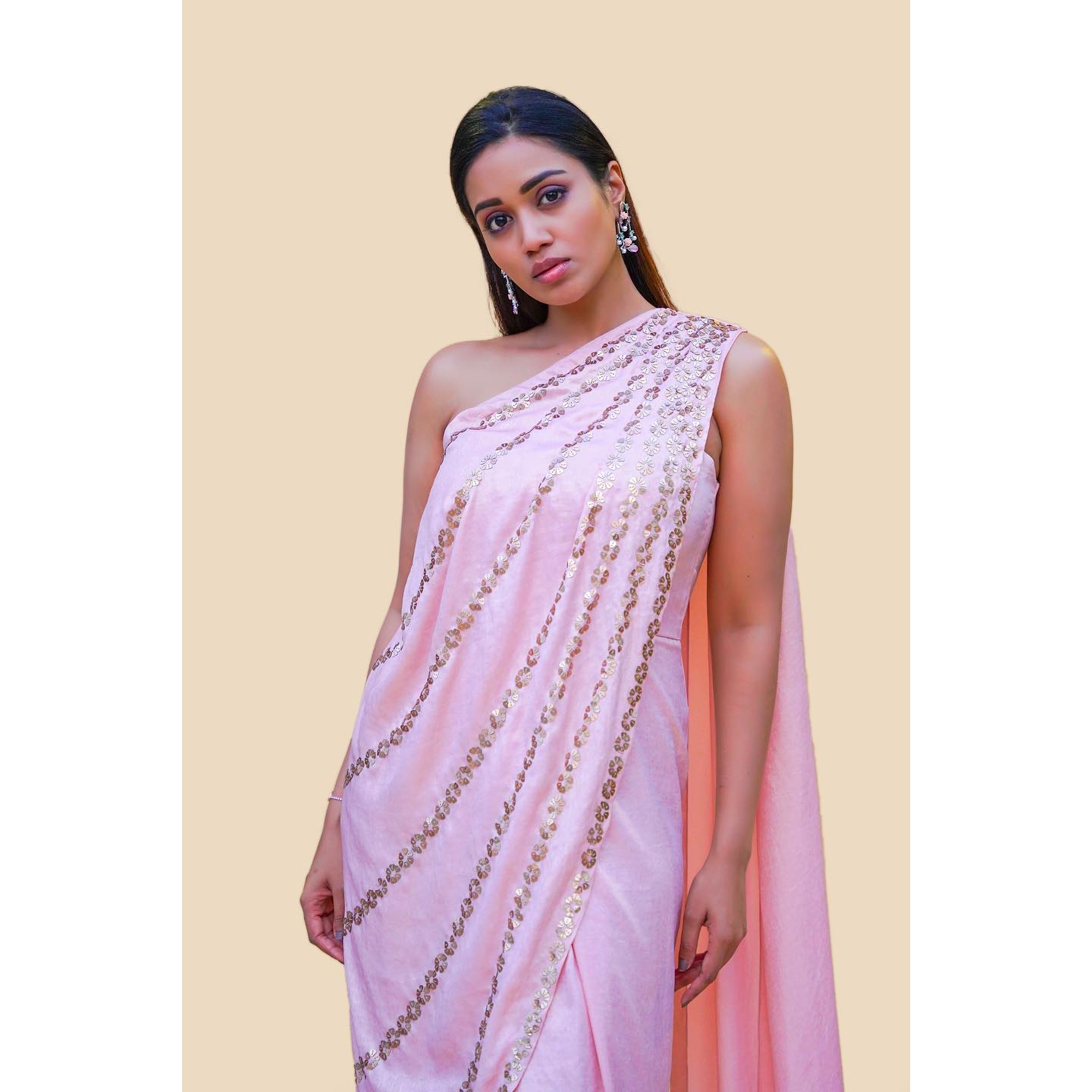 Nivetha pethuraj hot clicks in full closed blue dress getting viral