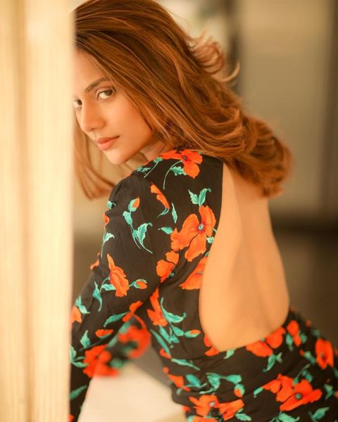 Aiswarya dutta hot back open photoshoot clicks viral