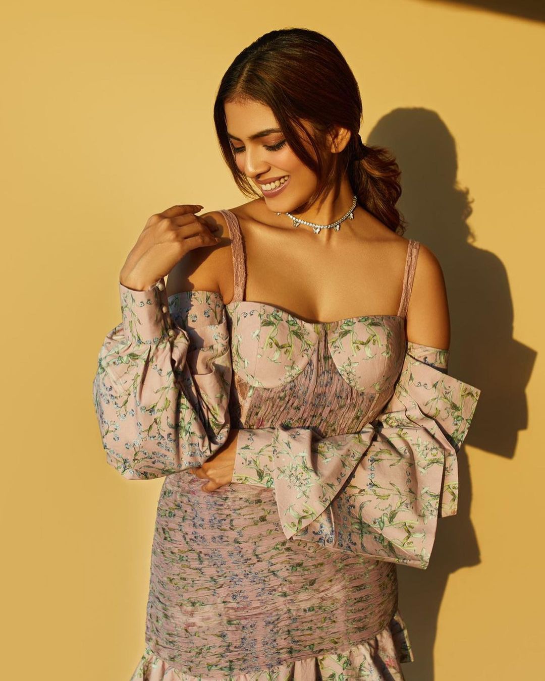 Malavika mohanan low hand sleeve dress hot photos