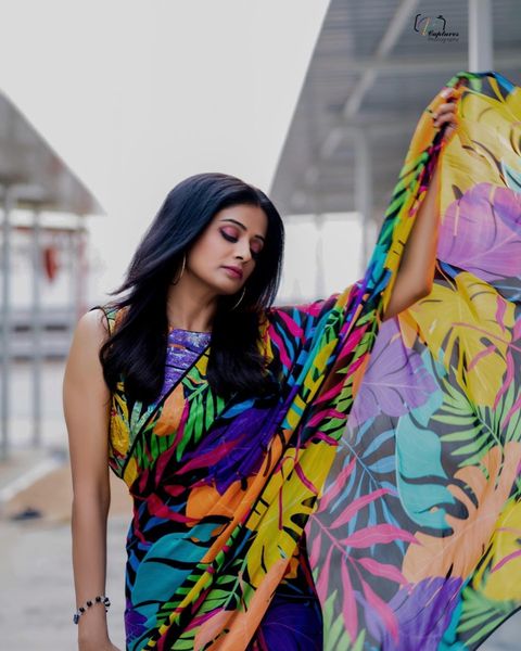 Priyamani hot saree photos getting viral on media