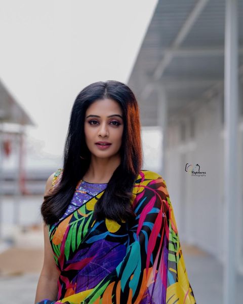 Priyamani hot saree photos getting viral on media