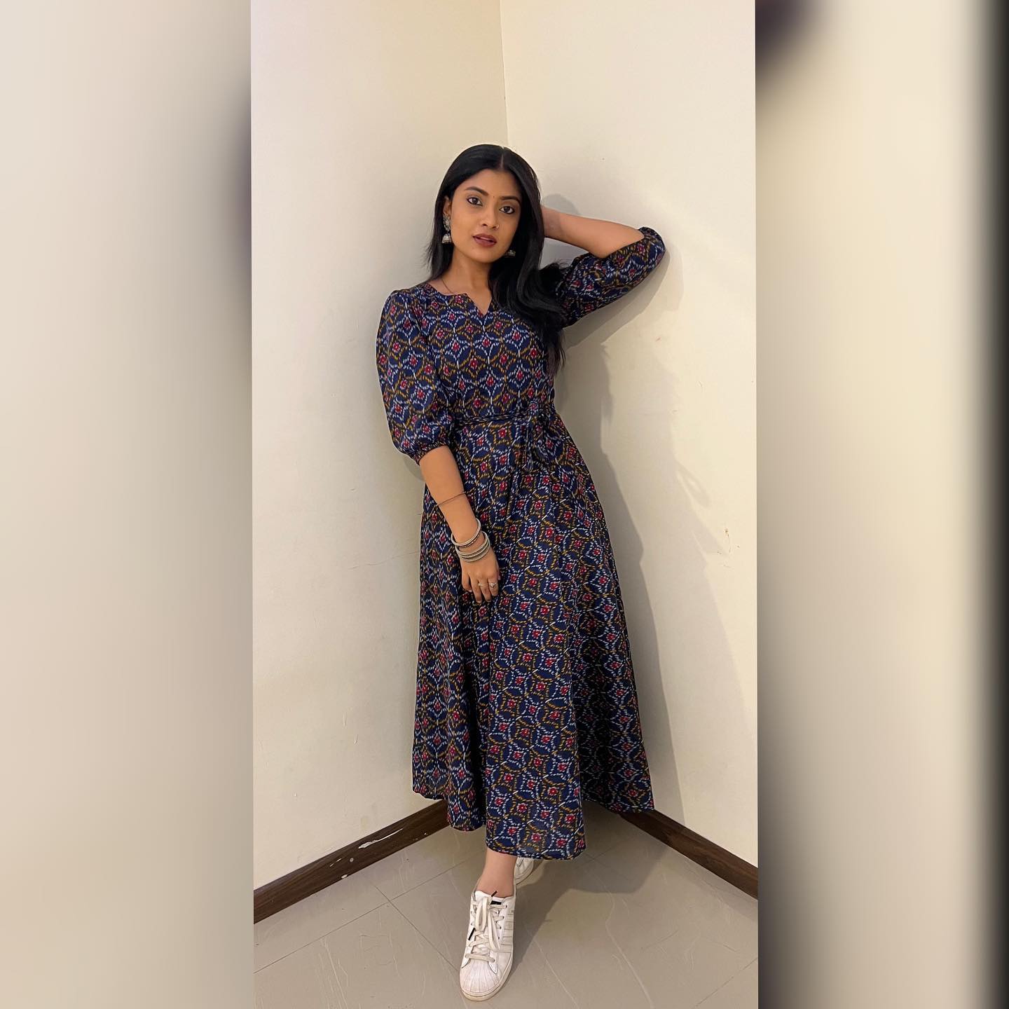 Ammu abirami hot reels video on pennala pennala song