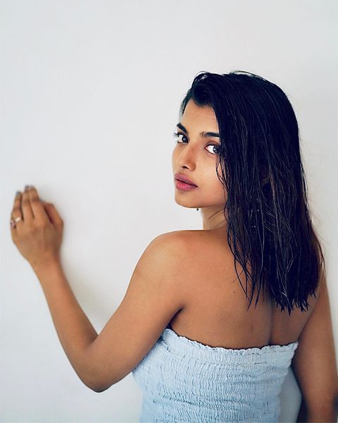 Ashna zaveri hot videos in short gym workout dress