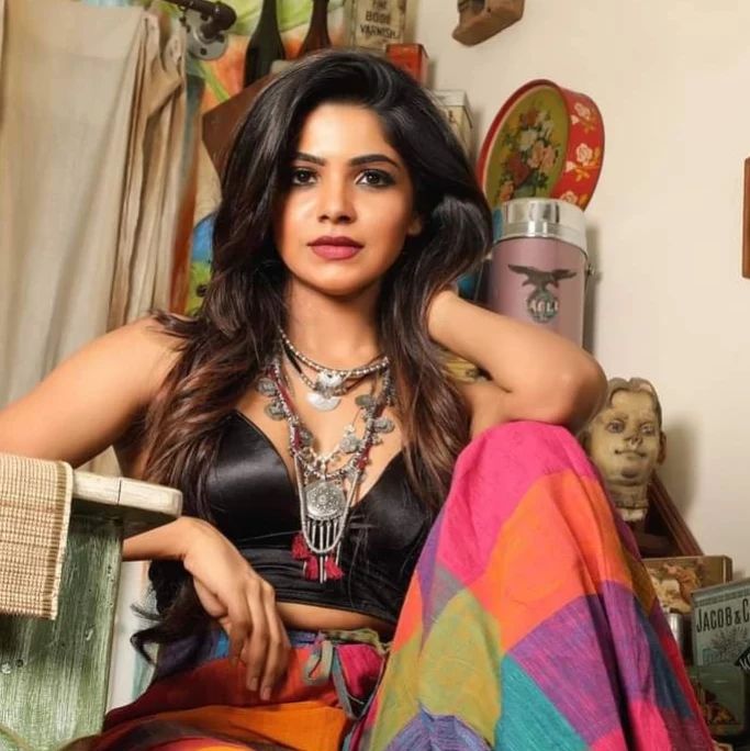 Divyabharathi hot gallery pics unseen gettting viral