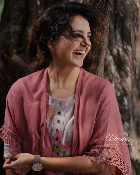 Manju warrier hot and cute photos in modern dress getting viral