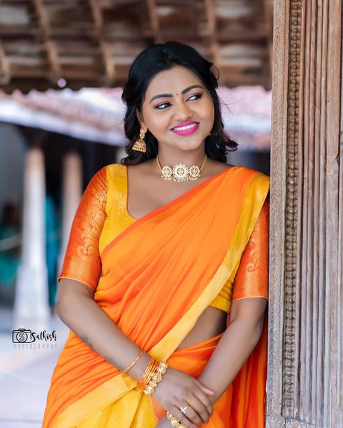 Shalu shammu hot look in half saree seeking attention