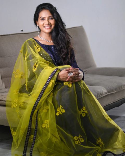 Divya duraisamy hot latest photos in full chudithar cute stills