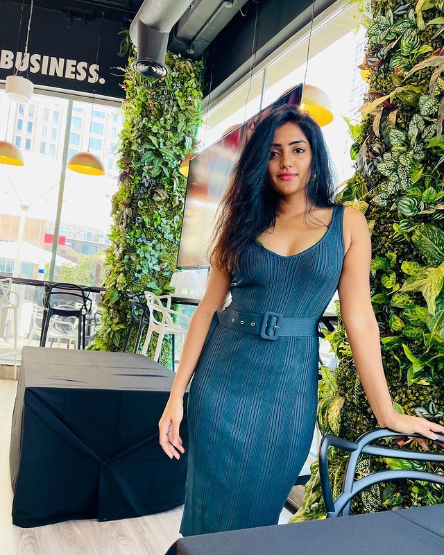 Eesha rebba hot photos in tight fit modern dress posted on instagram gallery