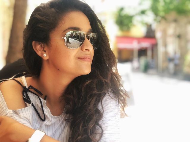 Keerthy suresh hot and stylish look photos in foriegn trip