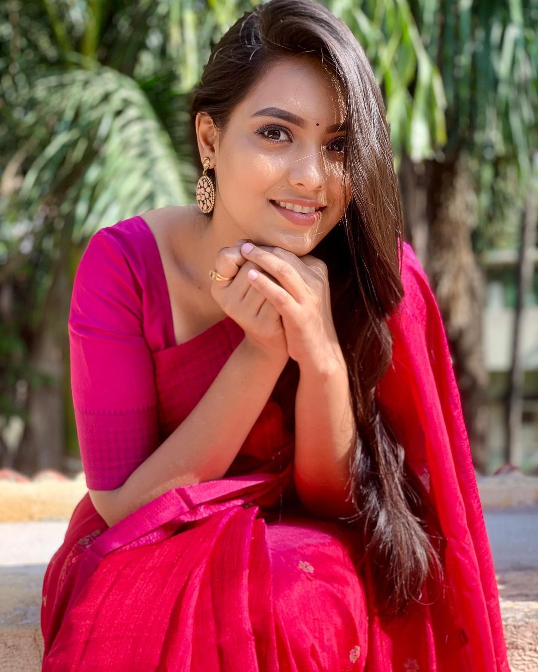 Pavithra janani hot photos in saree getting trending on social media