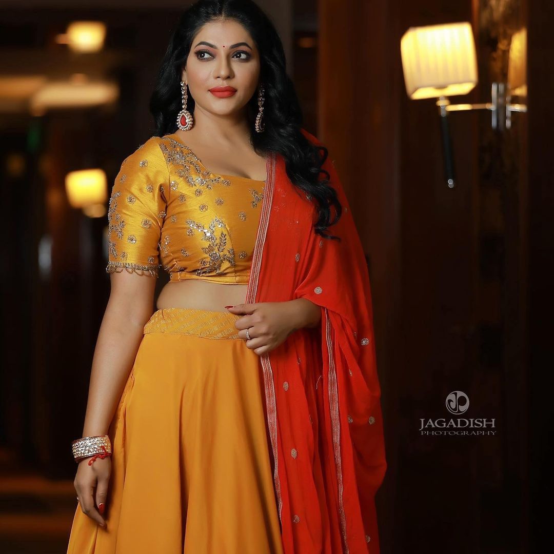 Reshma pasupuleti hot photos and video special for vijay awards