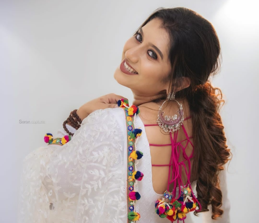 Vj priyanka deshpande to pair up with serial actor mirchi senthil for ad shoot