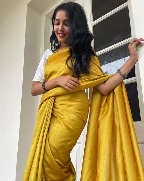 Anikha surendran hot photos in floating saree