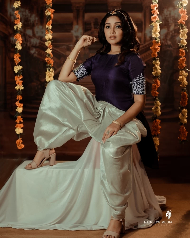 Anikha surendran hot photos in floating saree