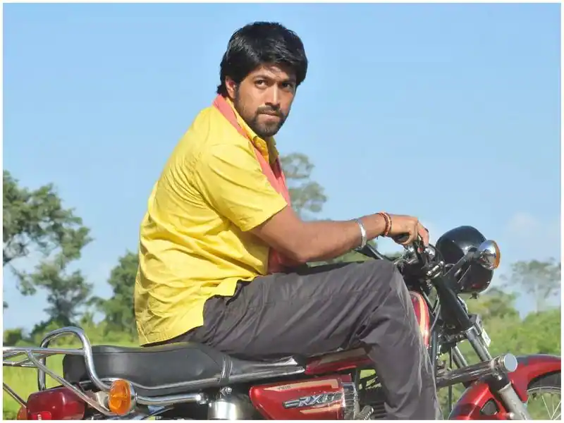 Yash acted as hero in kalavani kannada remake pairing with oviya