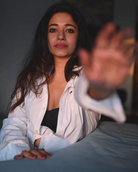 Poonam bajwa hot show unbuttoned shirt photoshoot getting viral