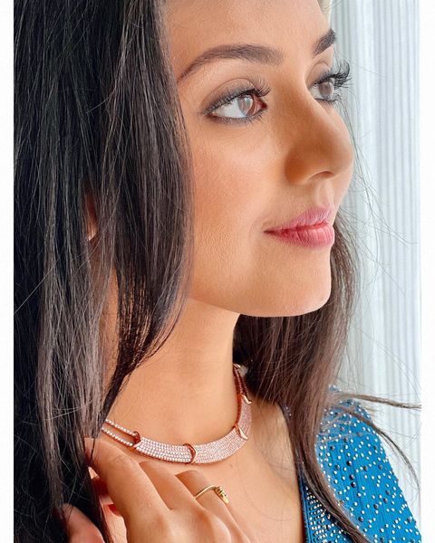 Vidya pradeep hot photos in low neck saree photoshoot getting viral