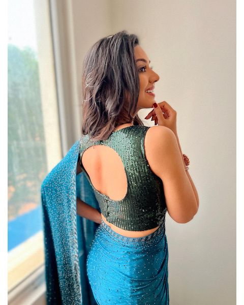 Vidya pradeep hot photos in low neck saree photoshoot getting viral