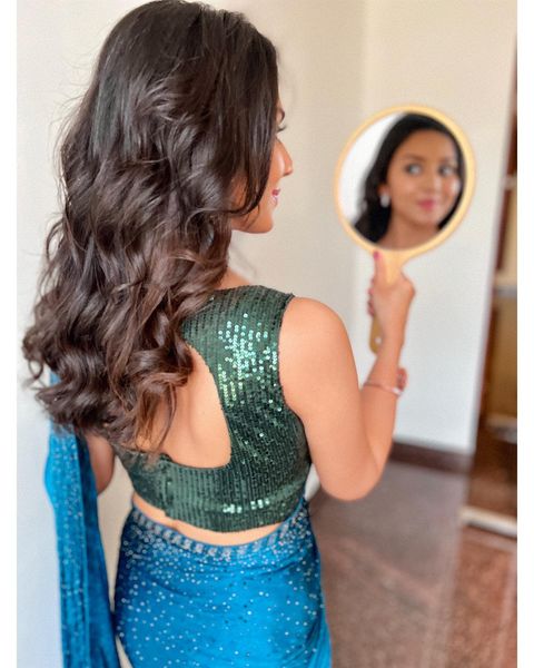 Vidya pradeep hot photos in low neck saree photoshoot getting viral